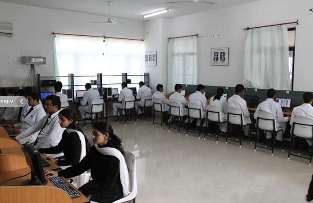 Teerthanker Mahaveer University, College of Pharmacy Moradabad Campus photo 2